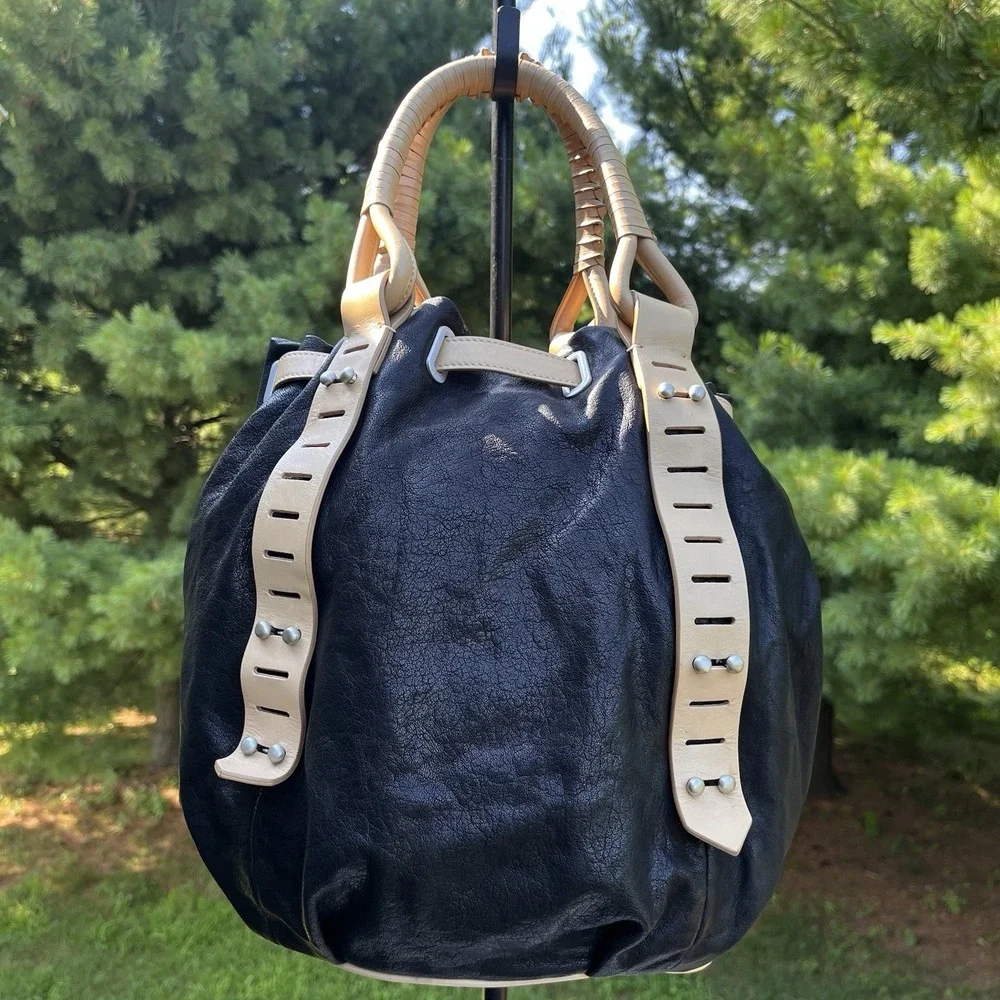 Allibelle measures 12w